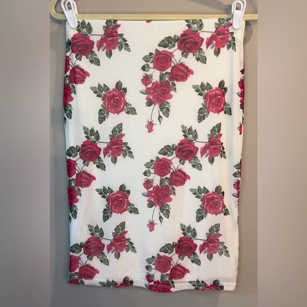 Cream pencil skirt w/ roses